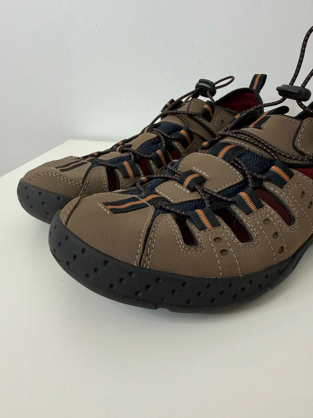 Clarks Flintstone Closed Toe Leather Adjustable Bungee Sandal Men's Size 11 NEW